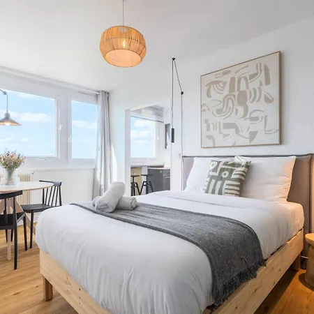 Apartman Hellemmes - Studio With Parking ! *